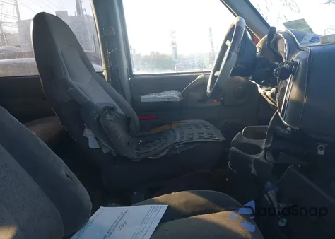 2003 Chevrolet Astro из США, поврежденный, VIN 1GNDM19X43B101800